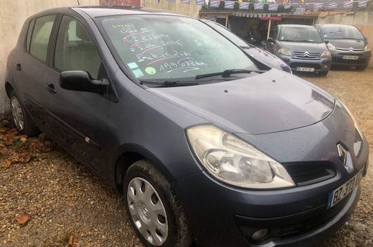 Renault Clio III 1.2 ES PACK CD CLIM TBG 2690E occasion en vente à  Les Pavillons-sous-Bois 
								