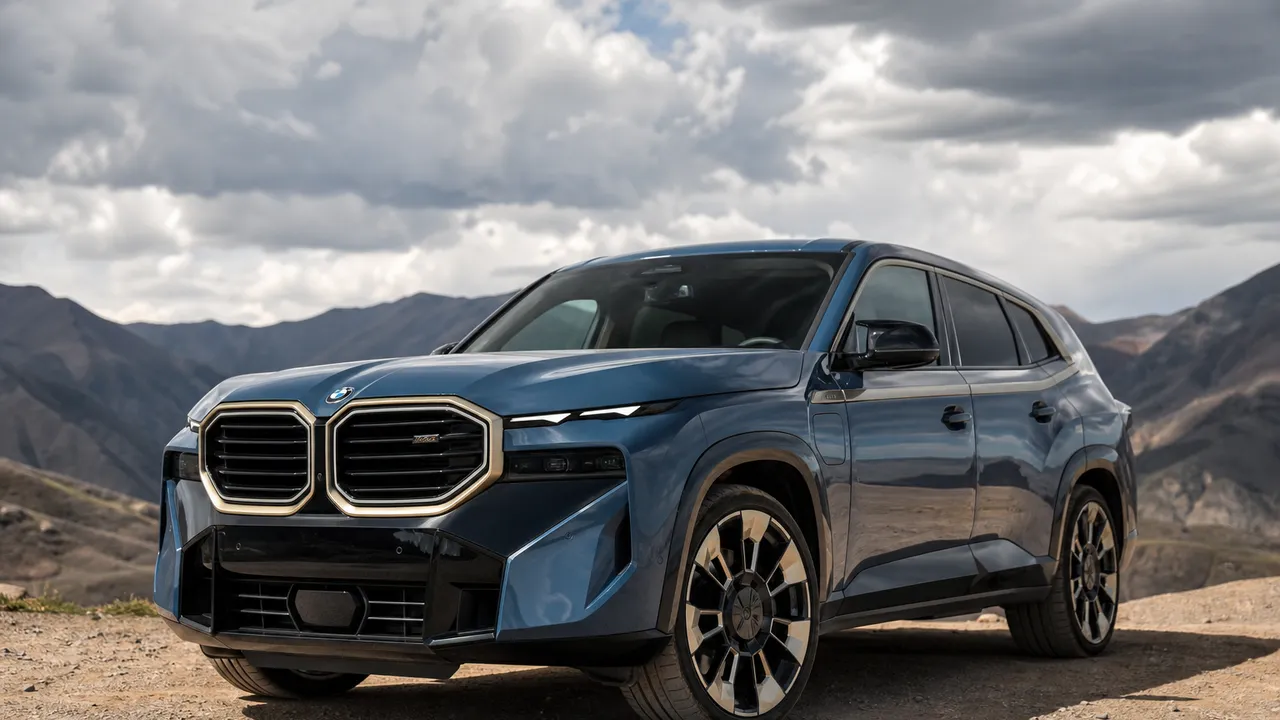 BMW XM, SUV hybride rechargeable de 653 à 748 ch