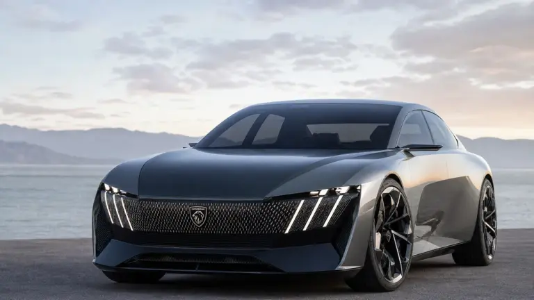 Peugeot 608 fictive en concept-car